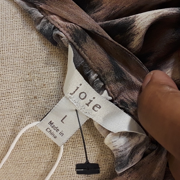 Sold Beautiful Joie Top - Picture 8 of 12